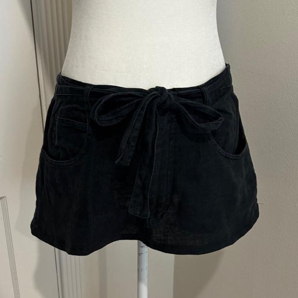 Banana Republic 100% linen black low rise mini skirt with tie string